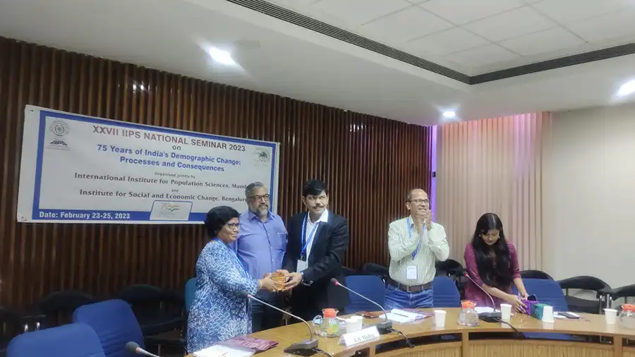 Receiving the memento from IIPS for serving as a Discussant on the sessions by the South Asia Centre for Labour Mobility and Migrants (SALAM) project (ISEC-IIPS jointly hosted Seminar, February 23-25, 2023) 